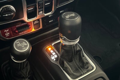 2025 Jeep Wrangler Willys 4xe CONVENIENCE GROUP