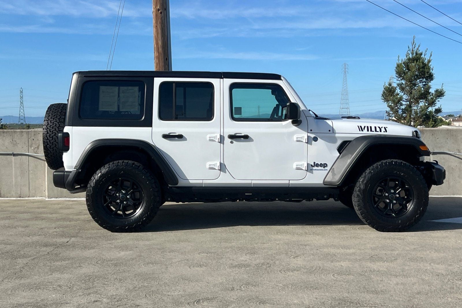 2025 Jeep Wrangler Willys 4xe CONVENIENCE GROUP