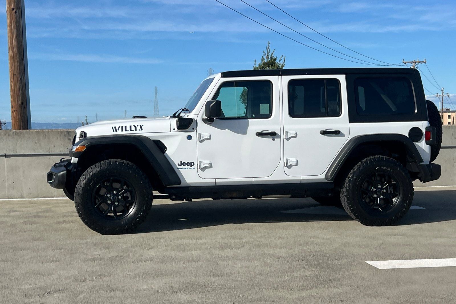 2025 Jeep Wrangler Willys 4xe CONVENIENCE GROUP