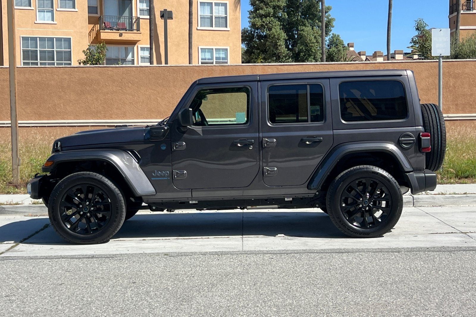 2025 Jeep Wrangler Sahara 4xe