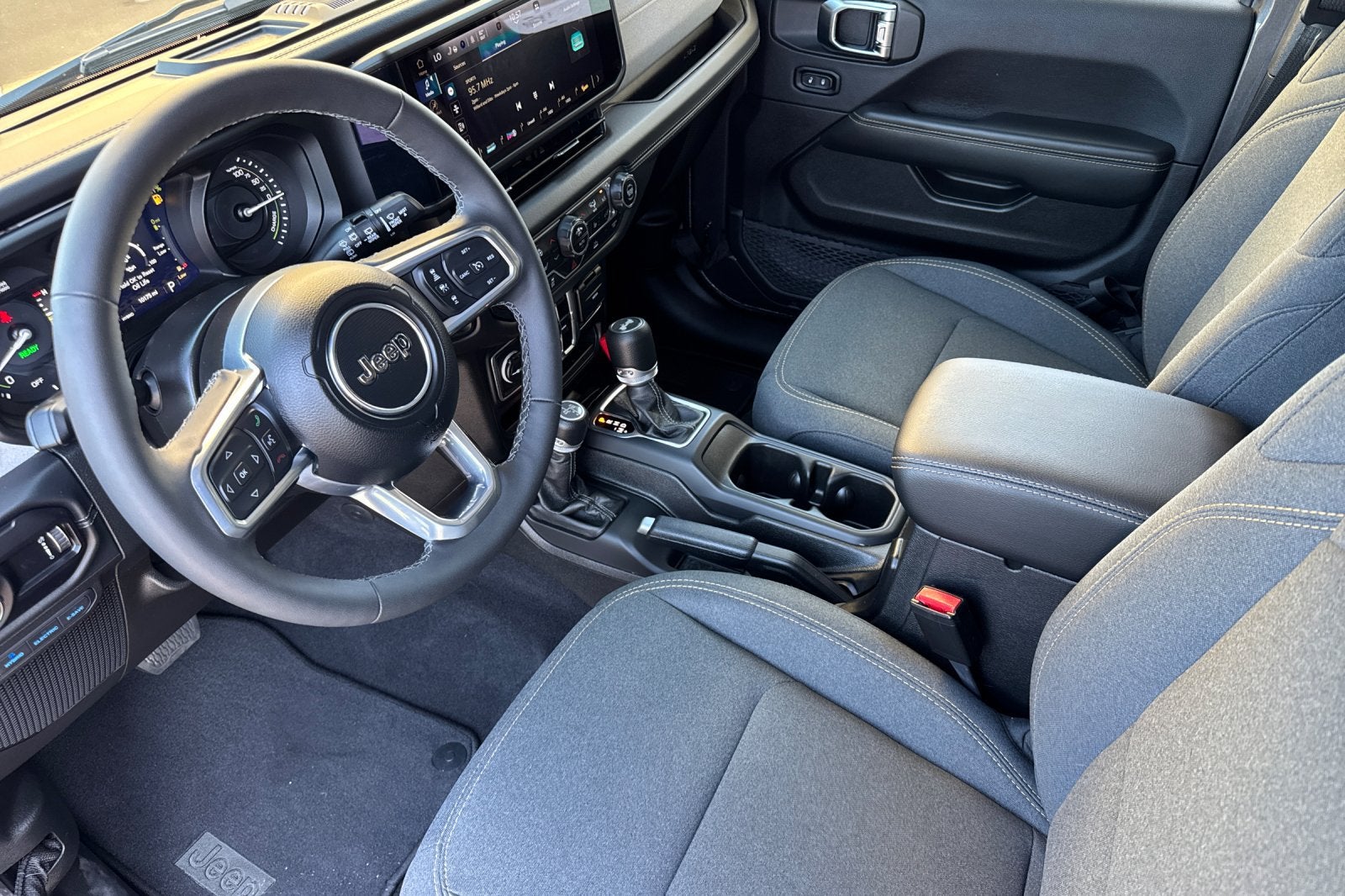 2025 Jeep Wrangler Sahara 4xe