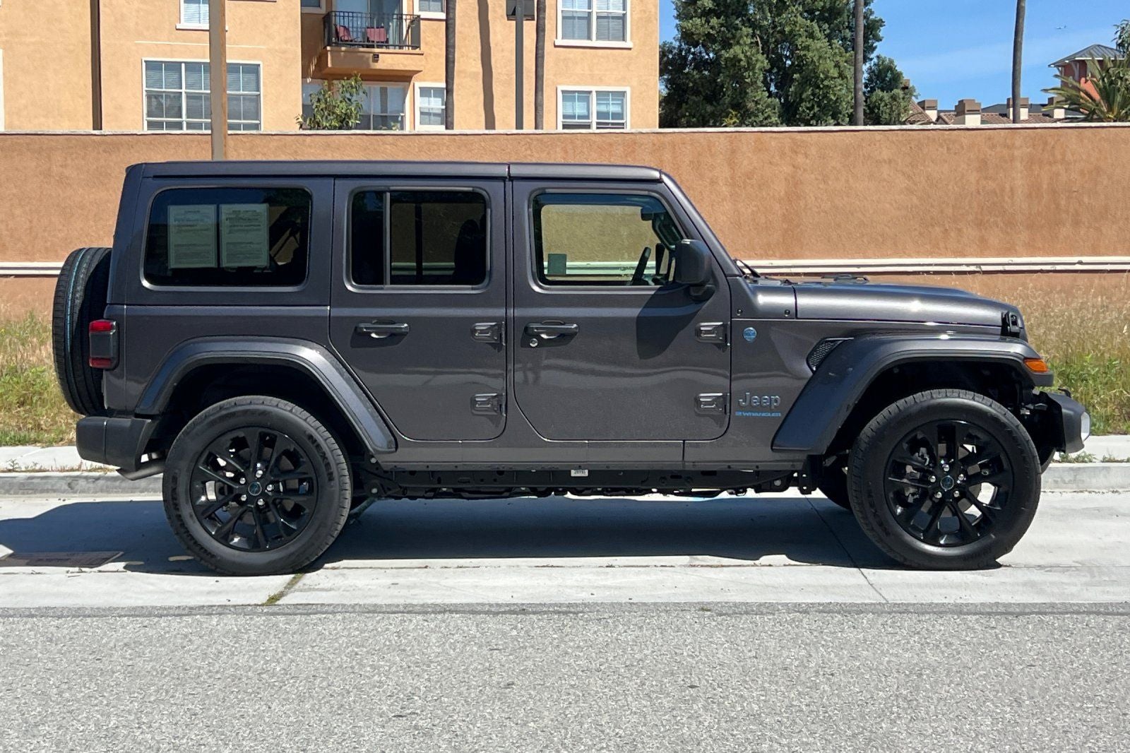 2025 Jeep Wrangler Sahara 4xe
