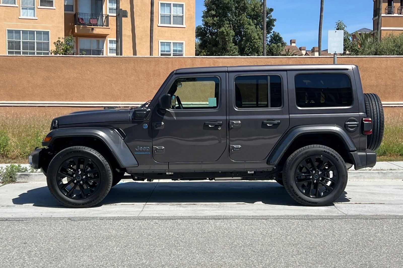 2025 Jeep Wrangler Sahara 4xe