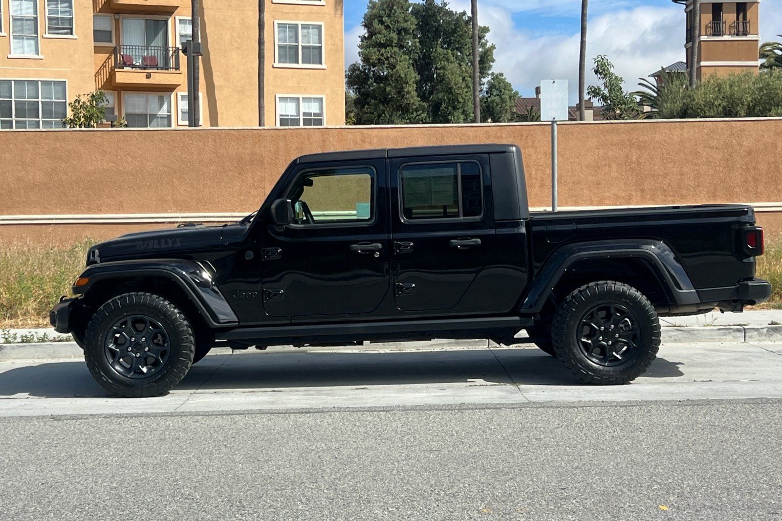 2023 Jeep Gladiator Willys