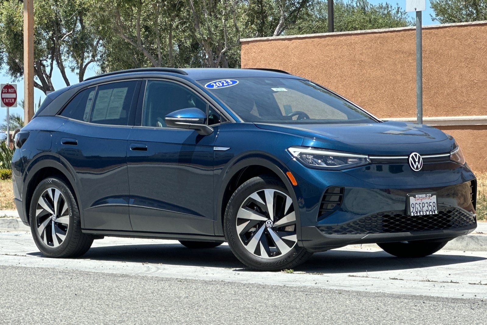 2023 Volkswagen ID.4 Pro