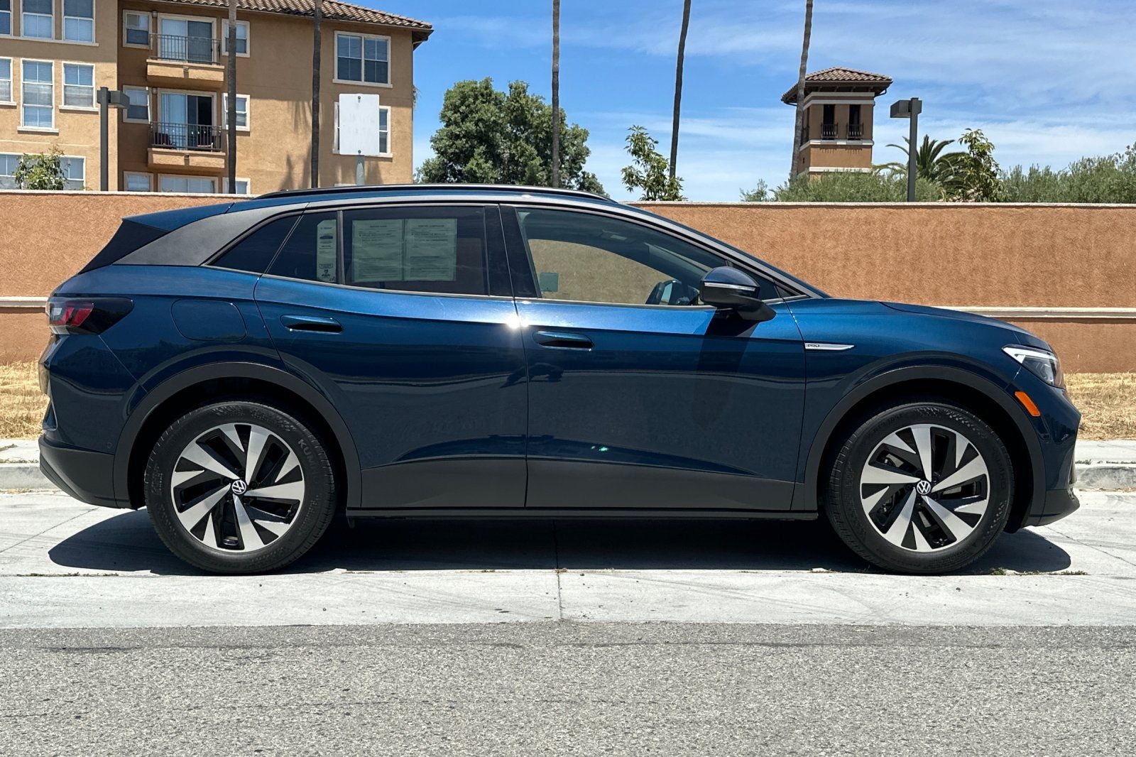 2023 Volkswagen ID.4 Pro