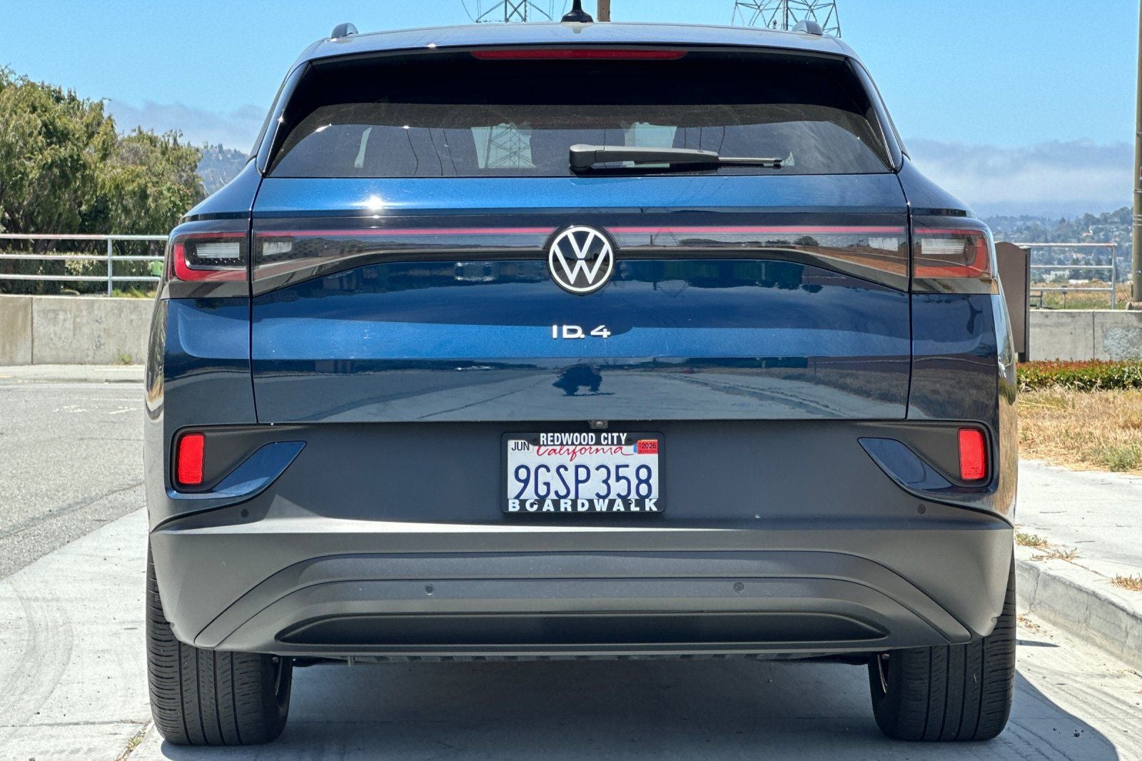 2023 Volkswagen ID.4 Pro