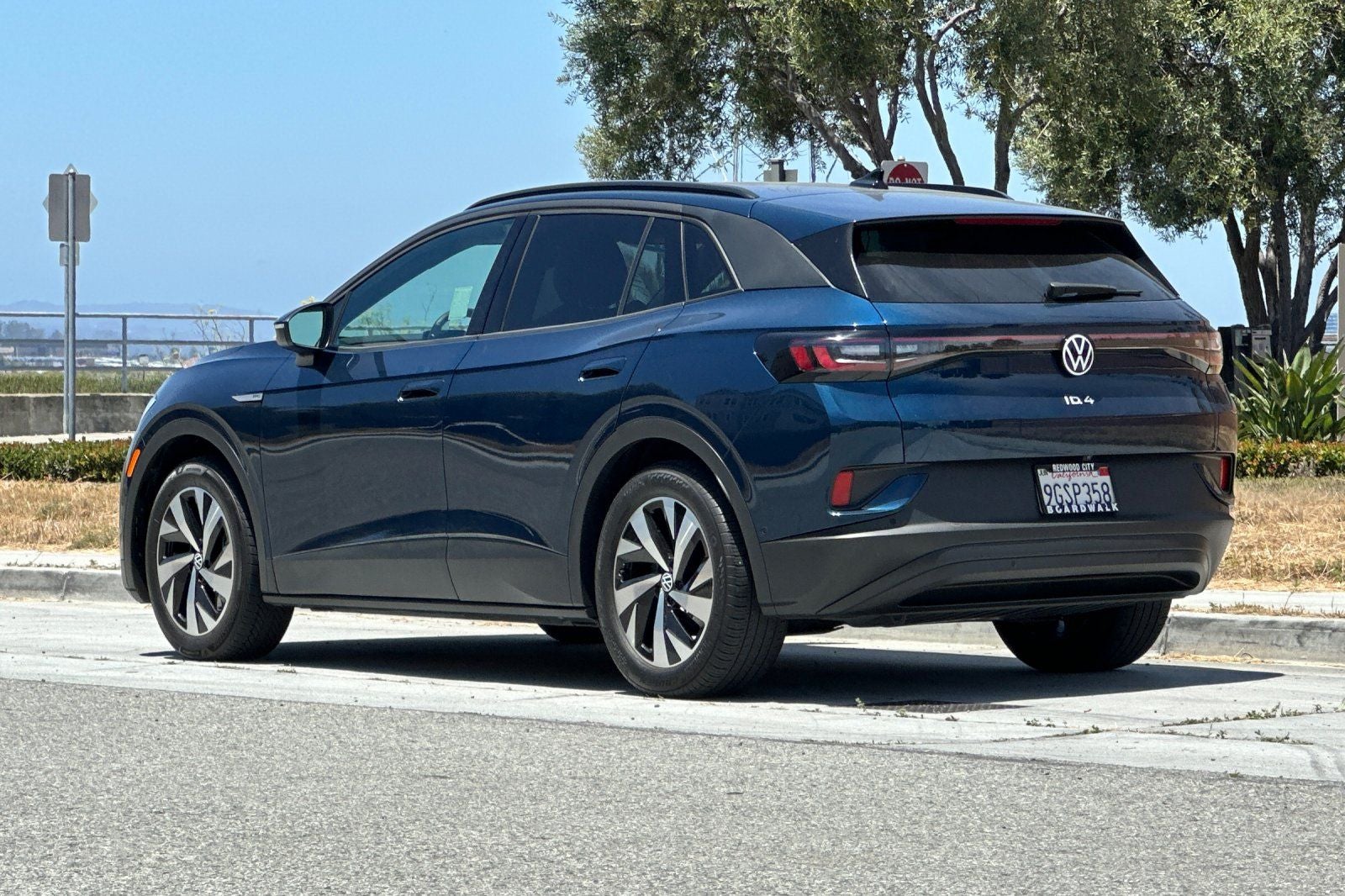 2023 Volkswagen ID.4 Pro