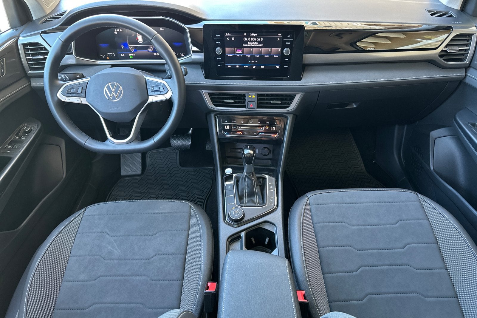 2026 Volkswagen Taos 1.5T SE Black