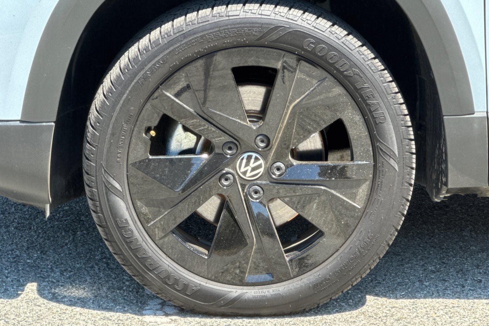 2026 Volkswagen Taos 1.5T SE Black