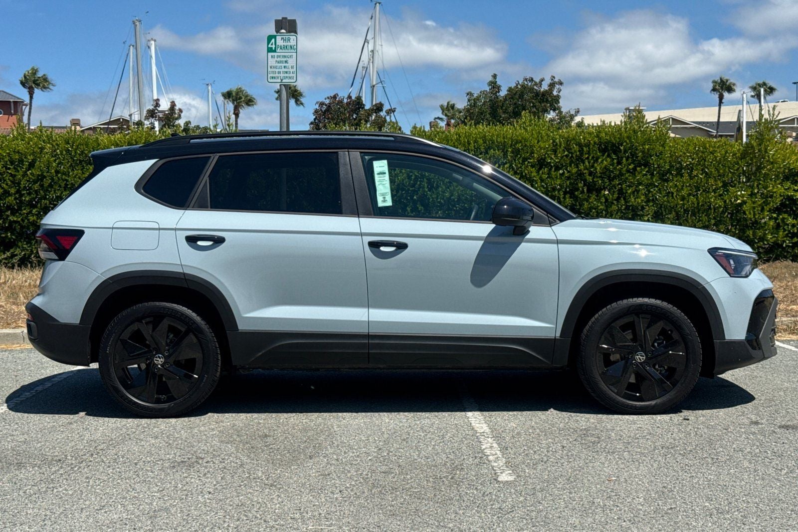 2026 Volkswagen Taos 1.5T SE Black