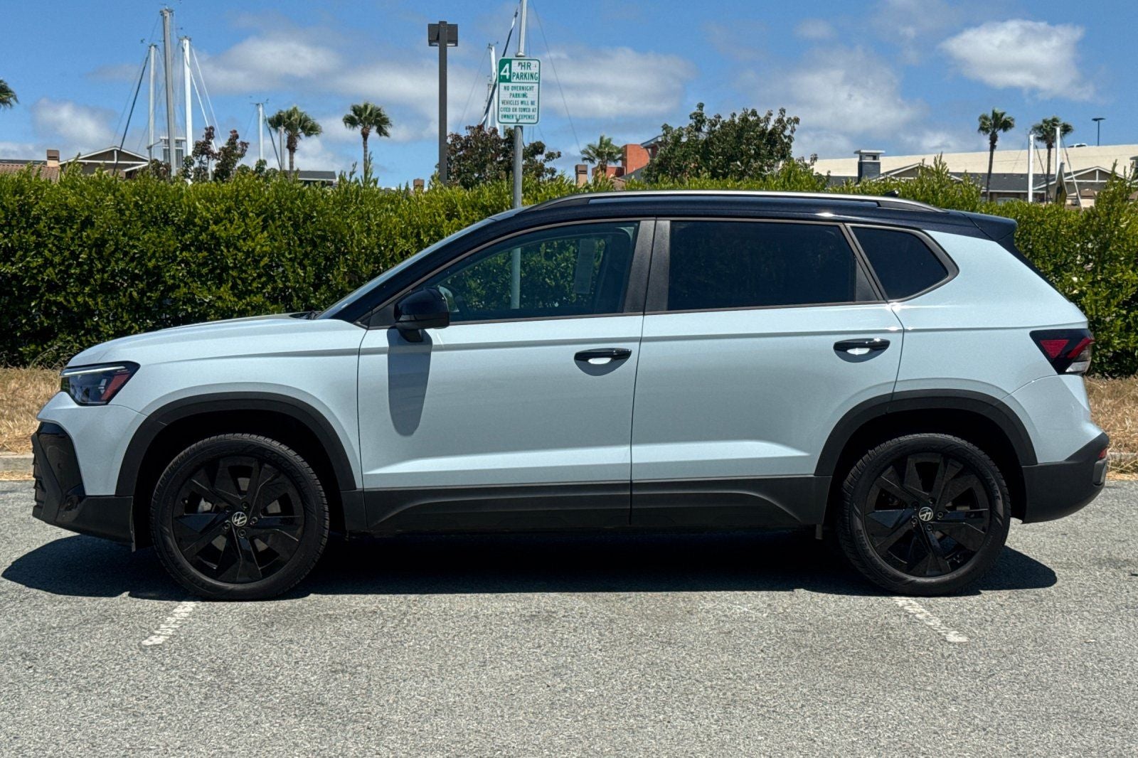 2026 Volkswagen Taos 1.5T SE Black