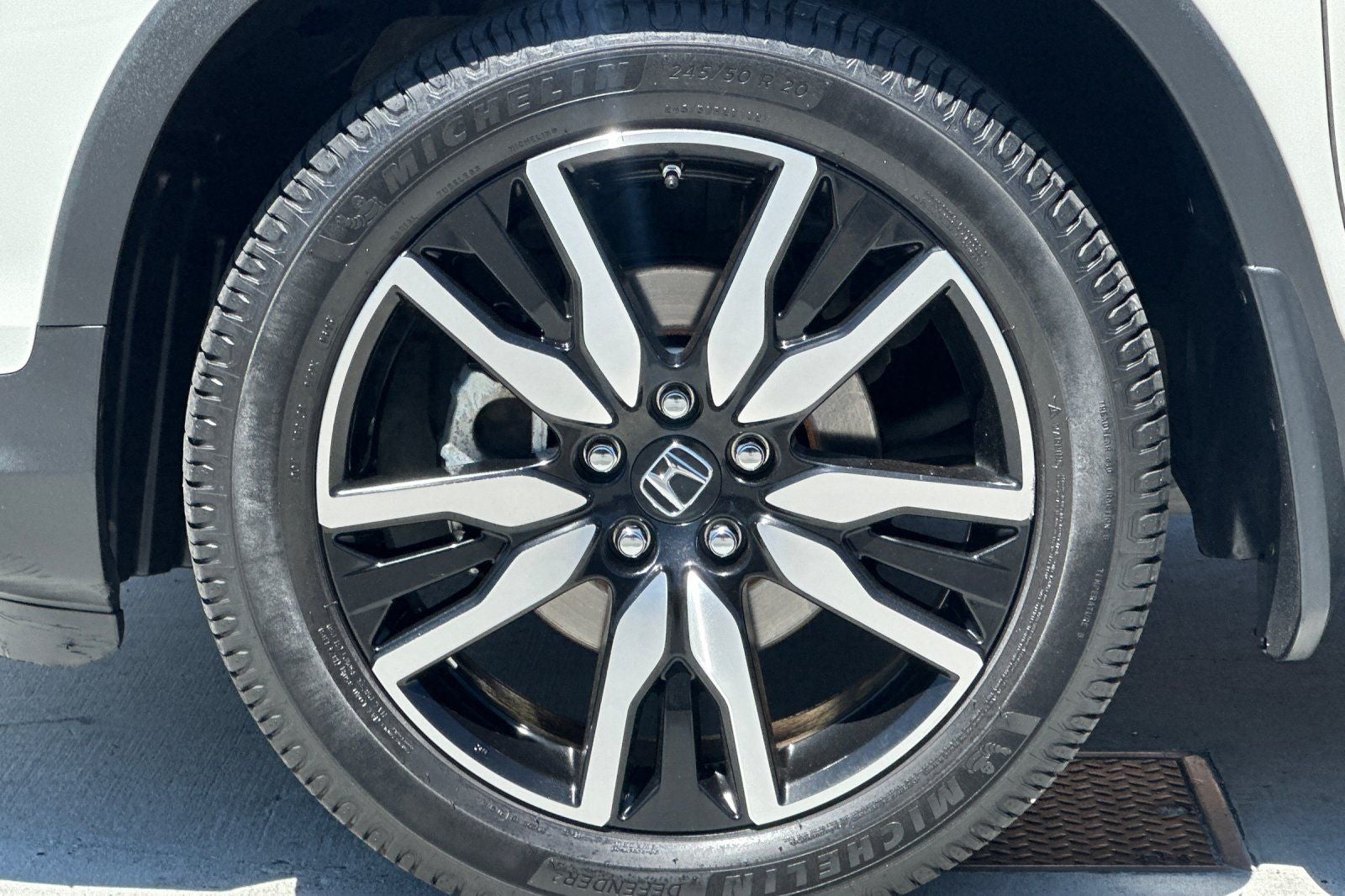 2019 Honda Pilot Touring 8 Passenger