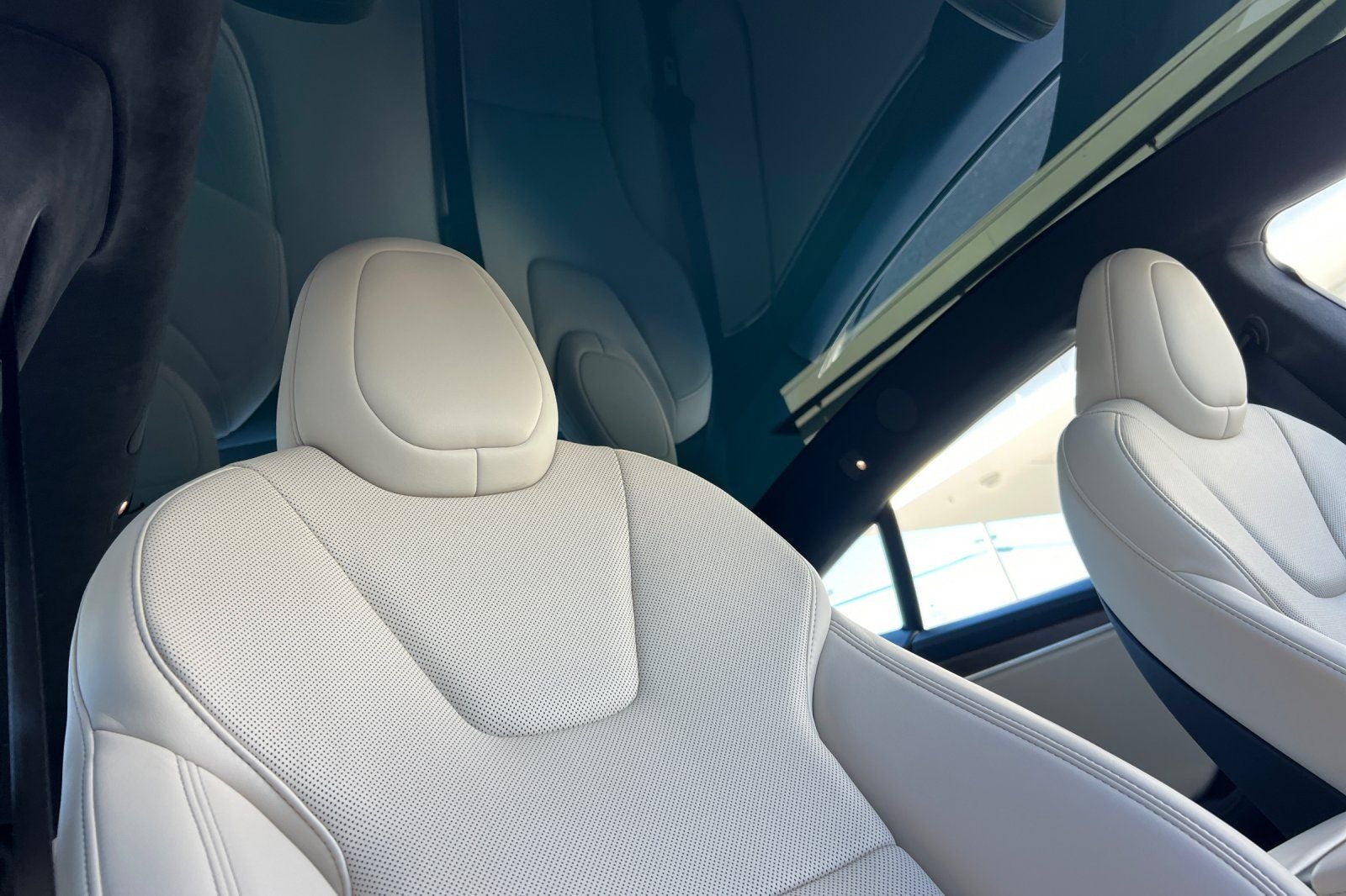 2022 Tesla Model S Base