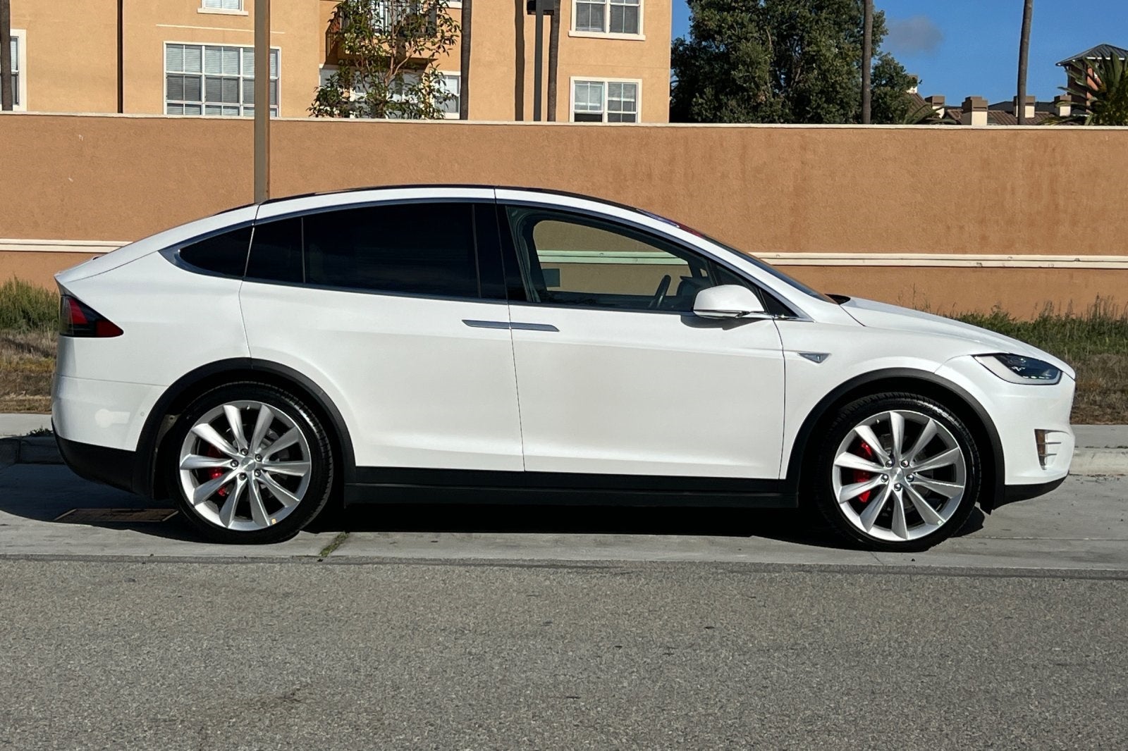 2016 Tesla Model X P90D Founder's Edition