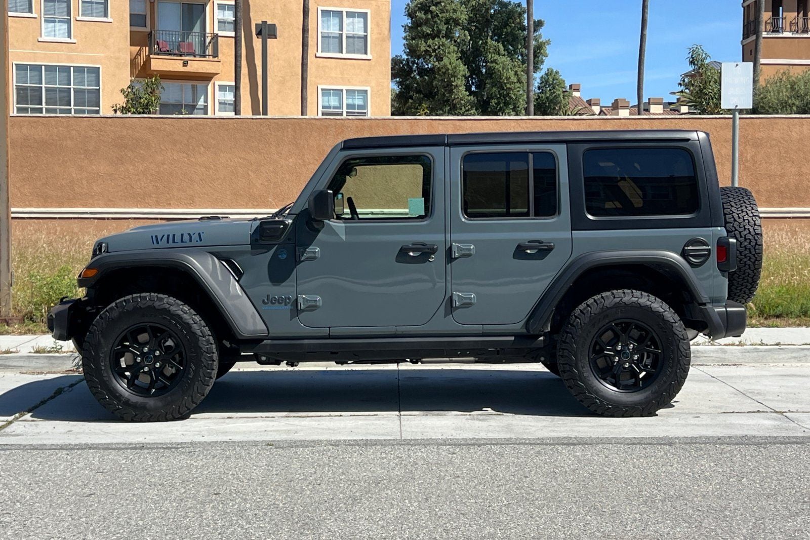 2025 Jeep Wrangler 4xe Willys 4xe