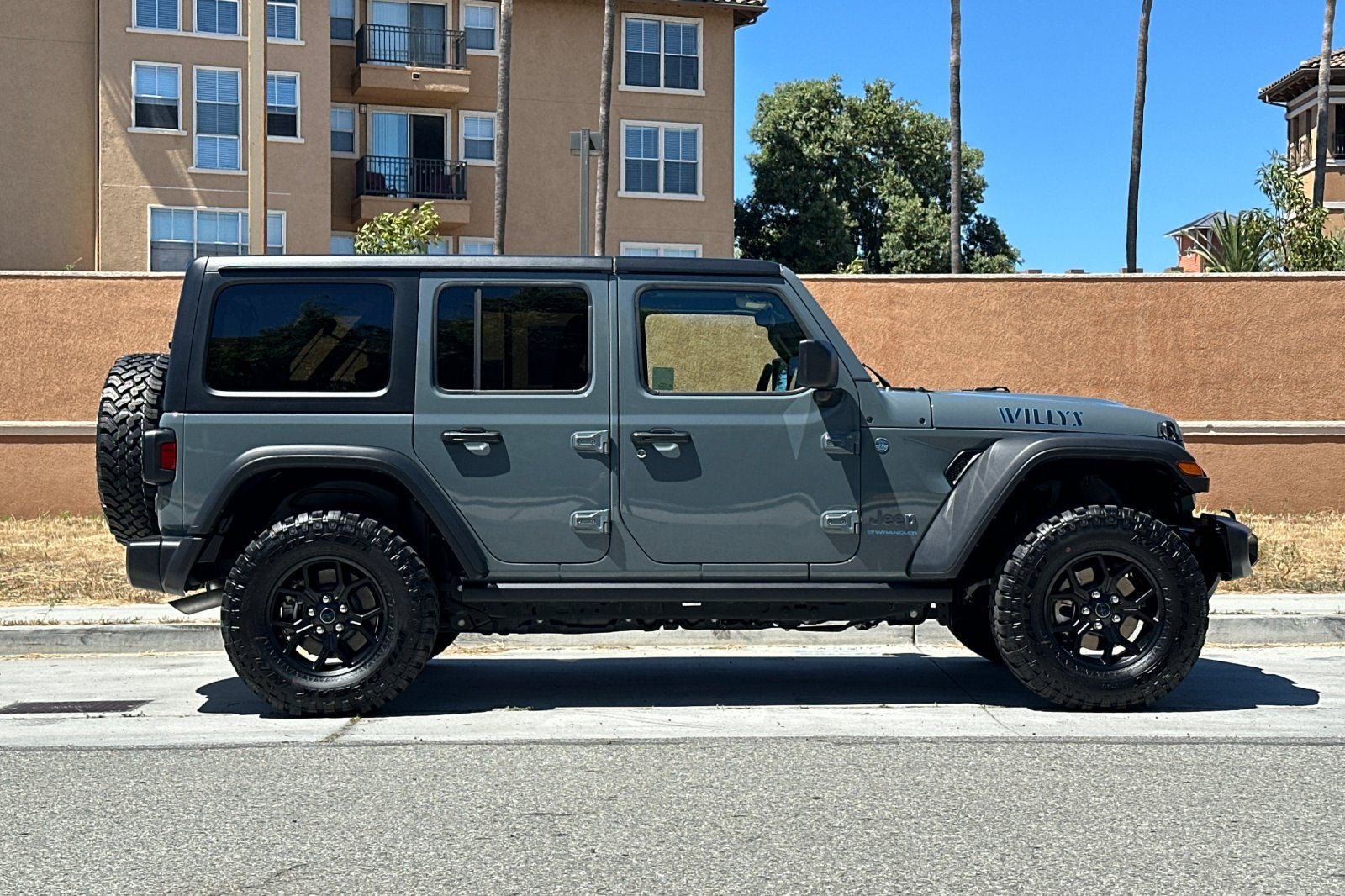 2025 Jeep Wrangler 4xe Willys 4xe