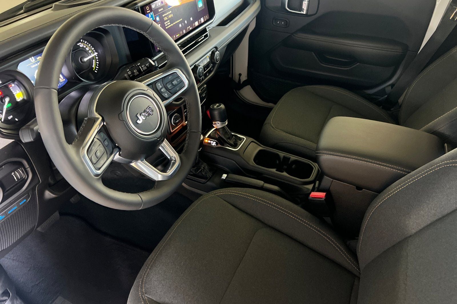 2025 Jeep Wrangler Sahara 4xe