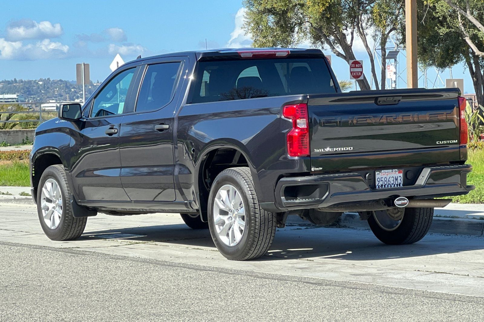 2022 Chevrolet Silverado 1500 2WD Crew Cab Short Bed Custom