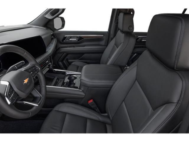 2025 Chevrolet Suburban 4WD LT