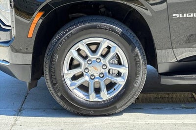 2025 Chevrolet Suburban 4WD LT