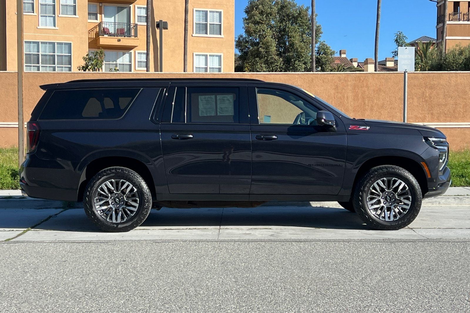 2025 Chevrolet Suburban Z71