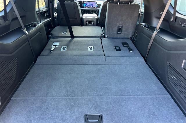 2025 Chevrolet Suburban 4WD Z71
