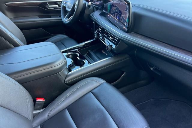 2025 Chevrolet Suburban 4WD Z71