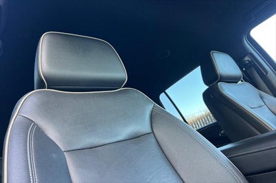 2023 Chevrolet Suburban 4WD Premier