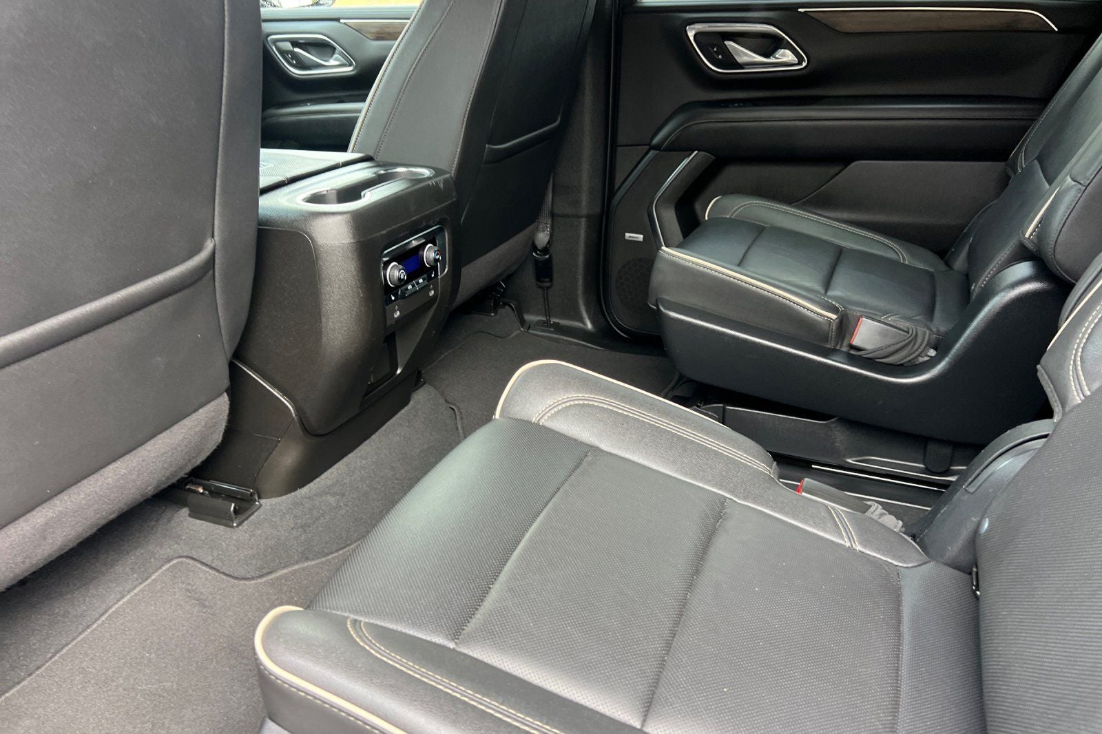 2023 Chevrolet Suburban 4WD Premier