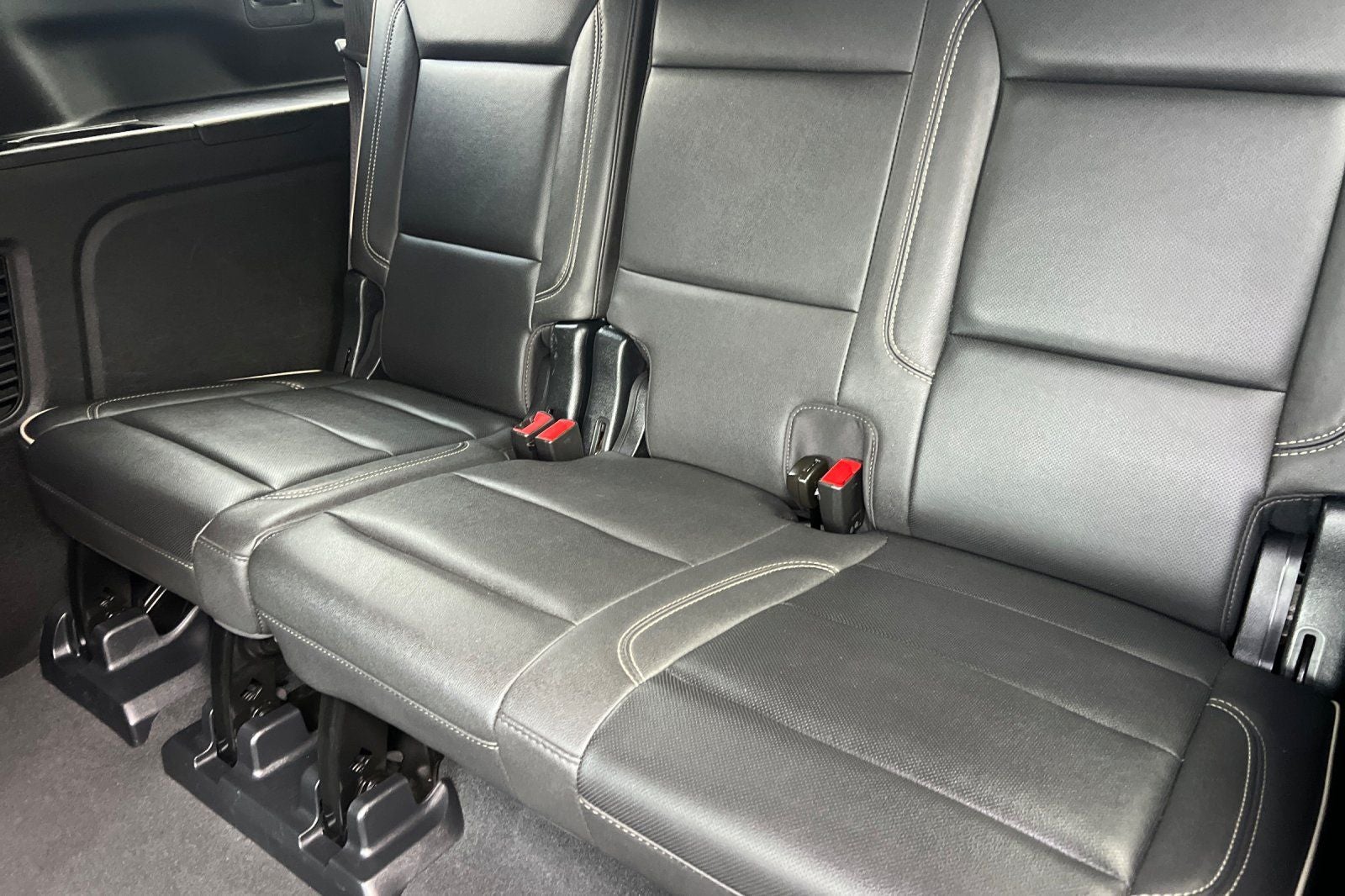 2023 Chevrolet Suburban 4WD Premier