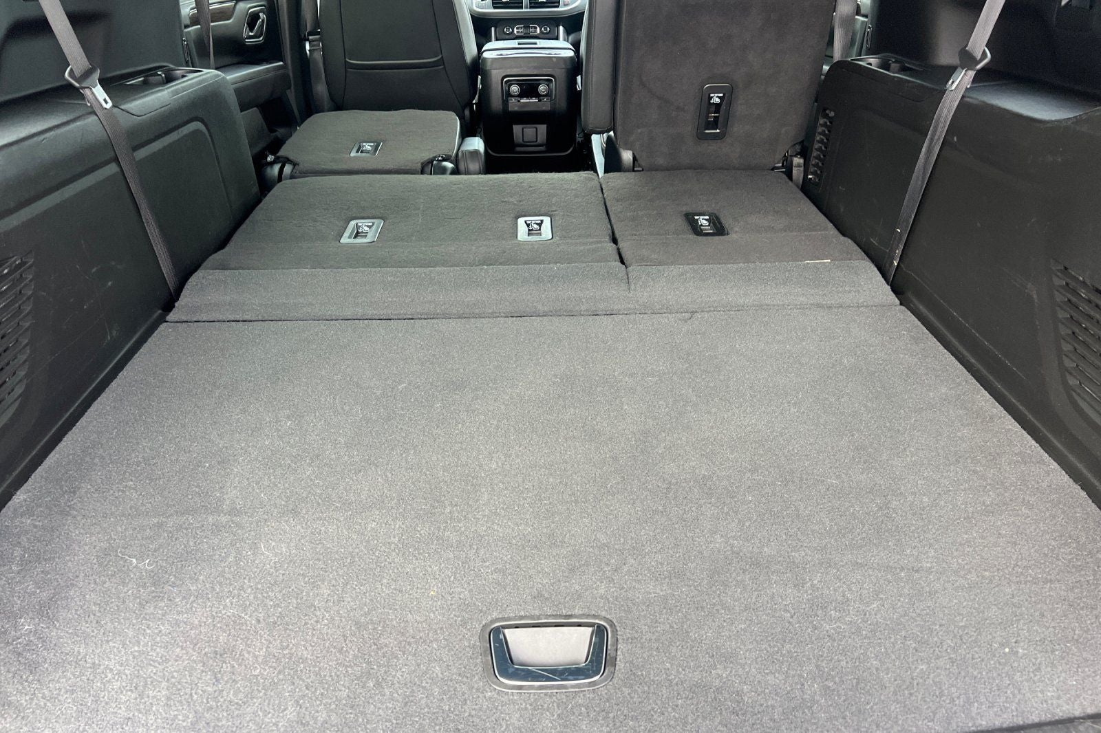 2023 Chevrolet Suburban 4WD Premier