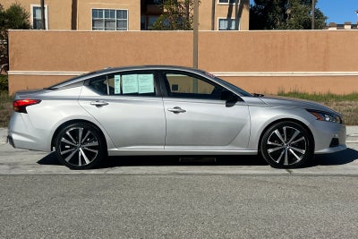 2022 Nissan Altima SR FWD
