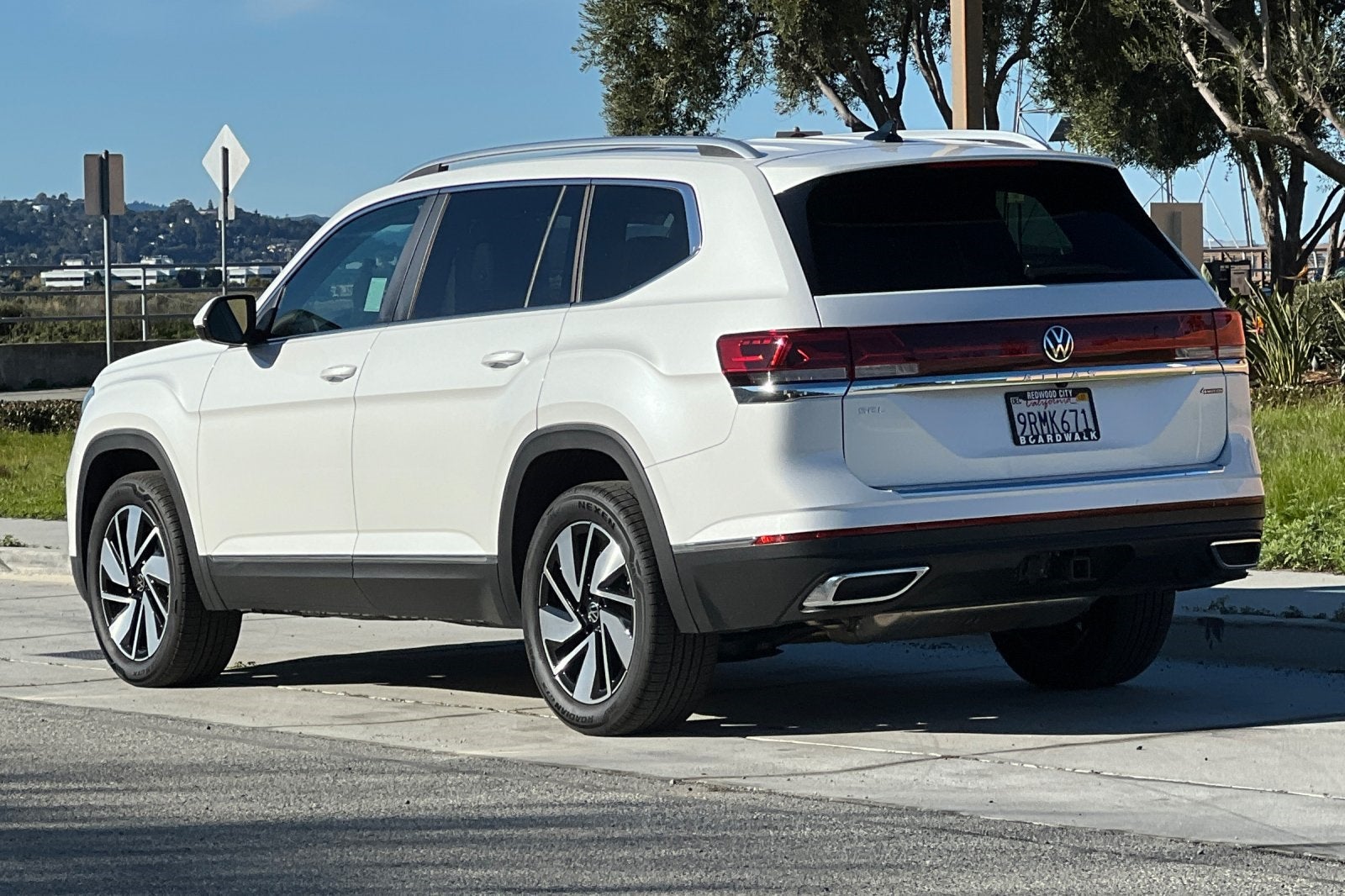 2025 Volkswagen Atlas 2.0T SEL