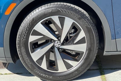 2023 Volkswagen ID.4 Pro