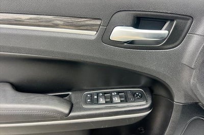 2019 Chrysler 300 Touring