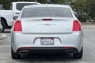 2019 Chrysler 300 Touring