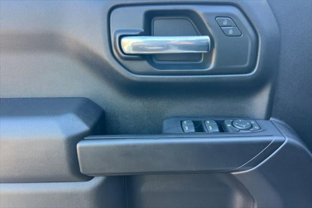 2023 Chevrolet Silverado 1500 4WD Crew Cab Short Bed Custom