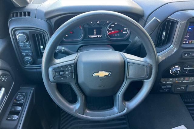 2023 Chevrolet Silverado 1500 4WD Crew Cab Short Bed Custom