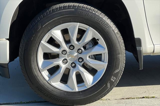 2023 Chevrolet Silverado 1500 4WD Crew Cab Short Bed Custom