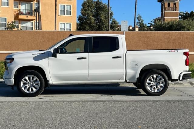 2023 Chevrolet Silverado 1500 4WD Crew Cab Short Bed Custom