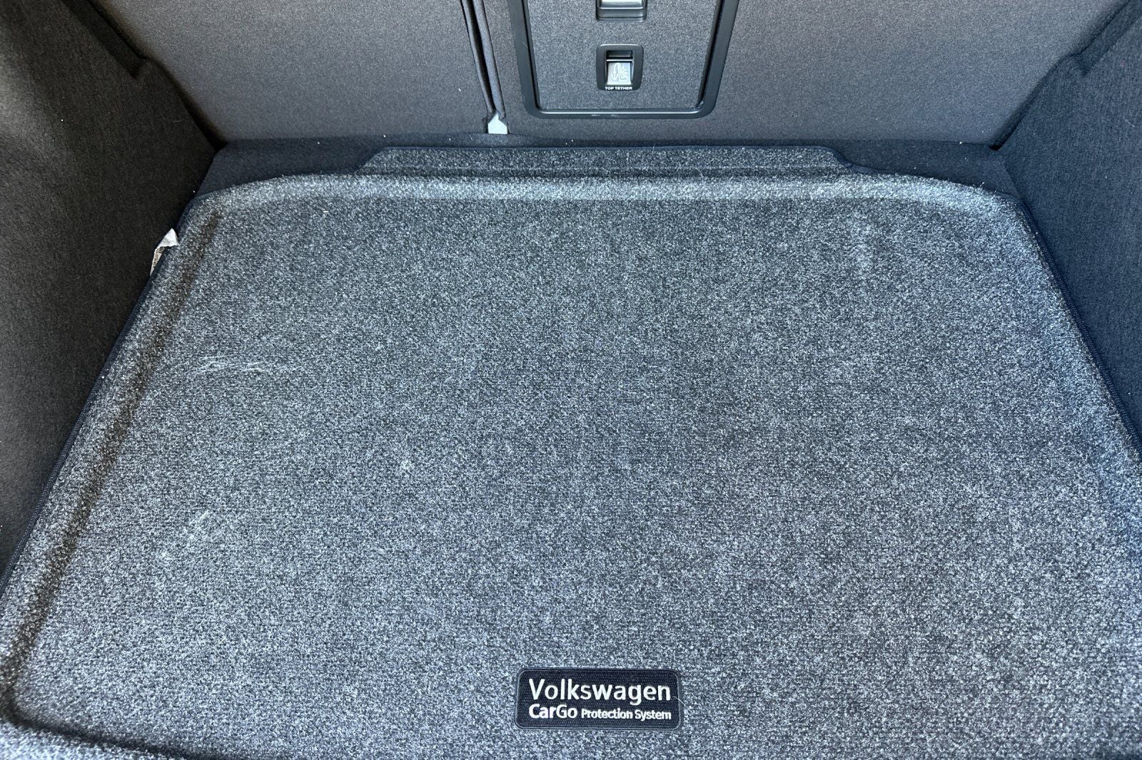 2026 Volkswagen Taos SE Black
