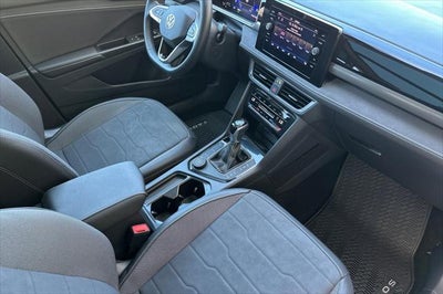2026 Volkswagen Taos SE Black