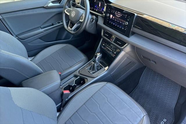 2026 Volkswagen Taos SE Black