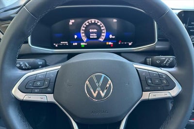 2026 Volkswagen Taos SE Black