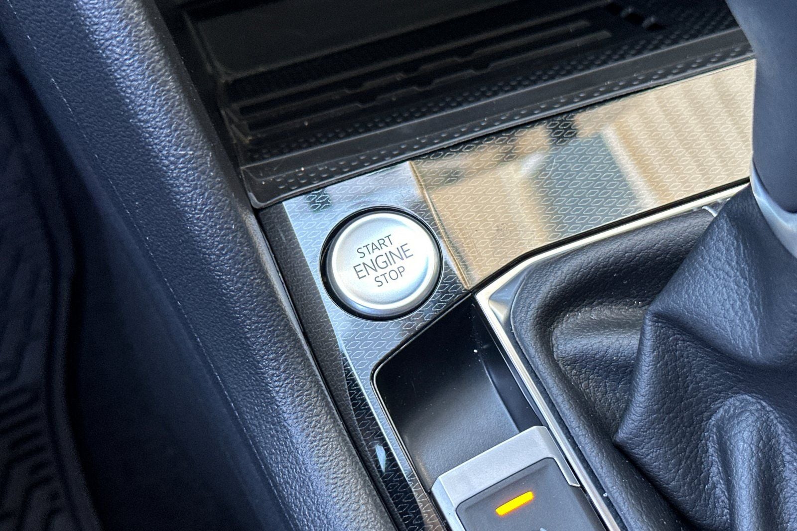 2026 Volkswagen Taos SEL
