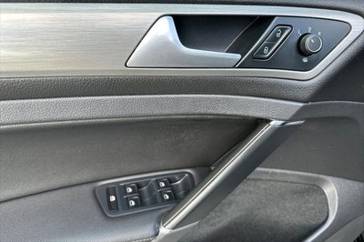 2015 Volkswagen Golf SportWagen TDI S 4-Door