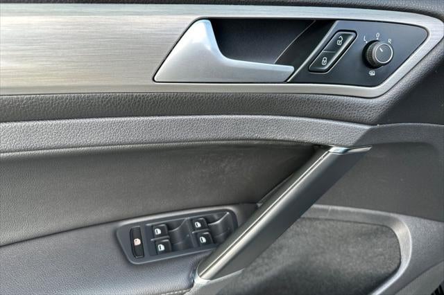 2015 Volkswagen Golf SportWagen TDI S 4-Door