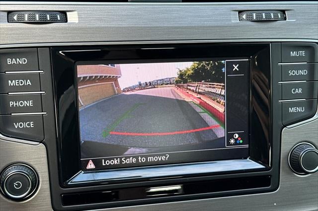 2015 Volkswagen Golf SportWagen TDI S 4-Door