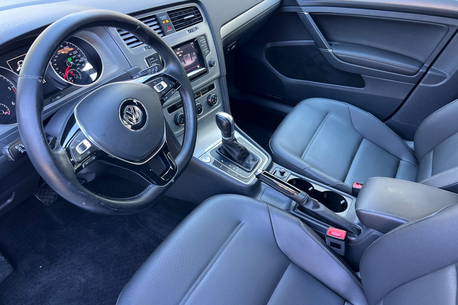 2015 Volkswagen Golf SportWagen TDI S 4-Door